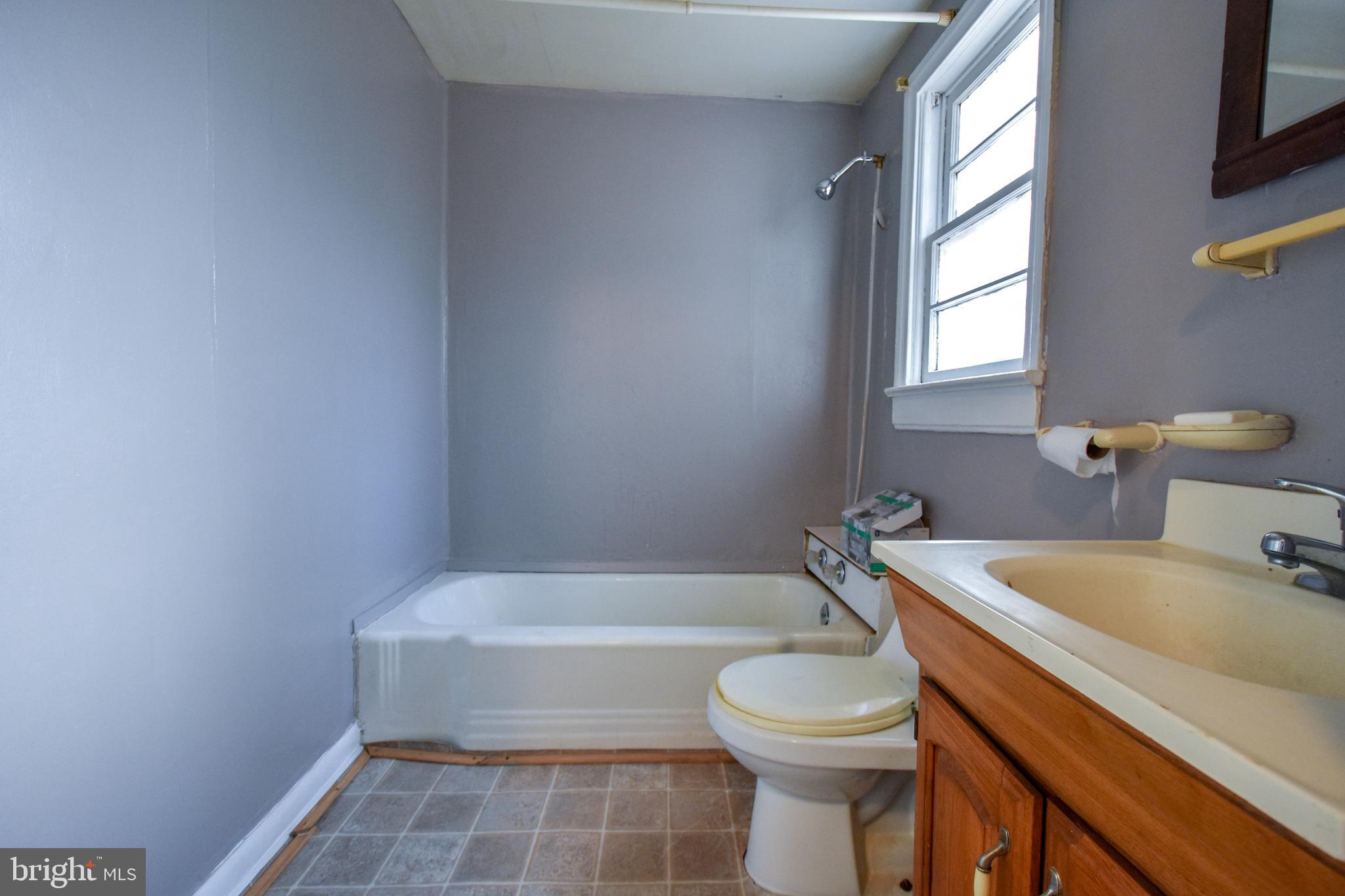 SOUTH HAMPTON - Residential