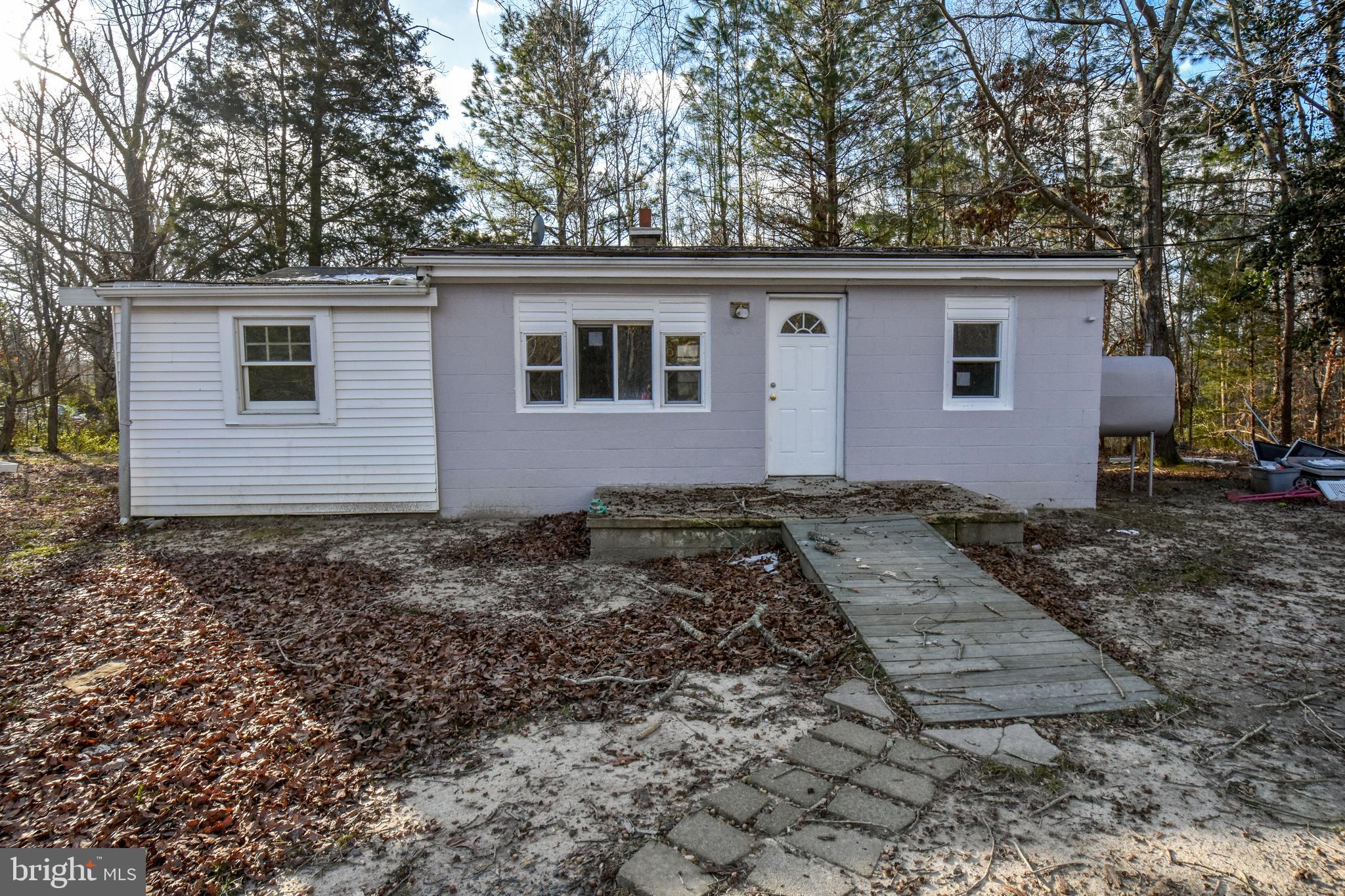 SOUTH HAMPTON - Residential