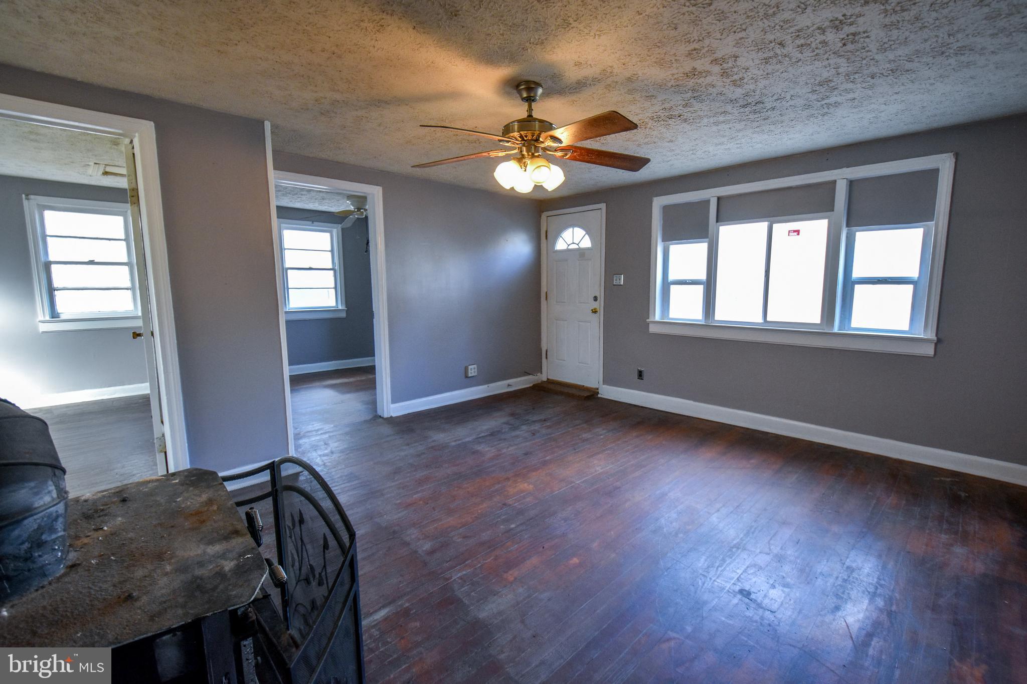 SOUTH HAMPTON - Residential