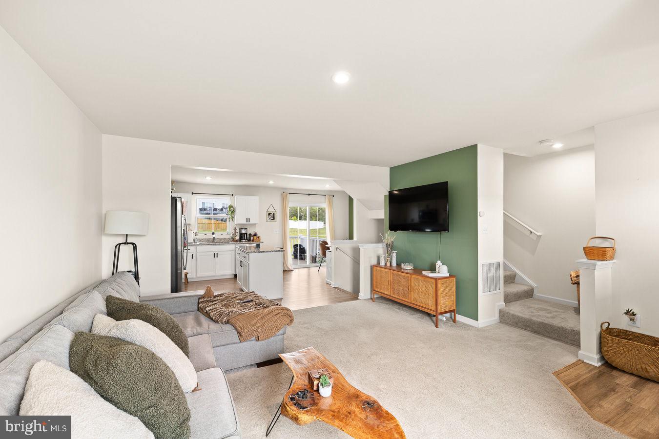 CEDAR SPRING - Residential