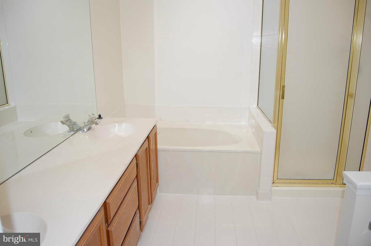 RIVER OAKS - Residential