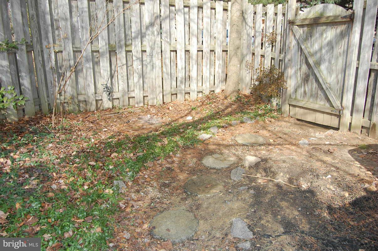 RIVER OAKS - Residential