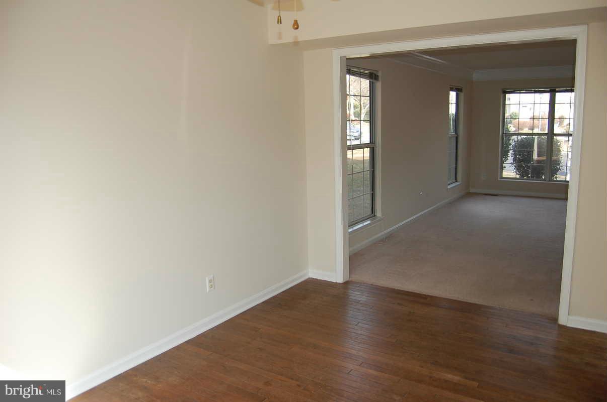 RIVER OAKS - Residential