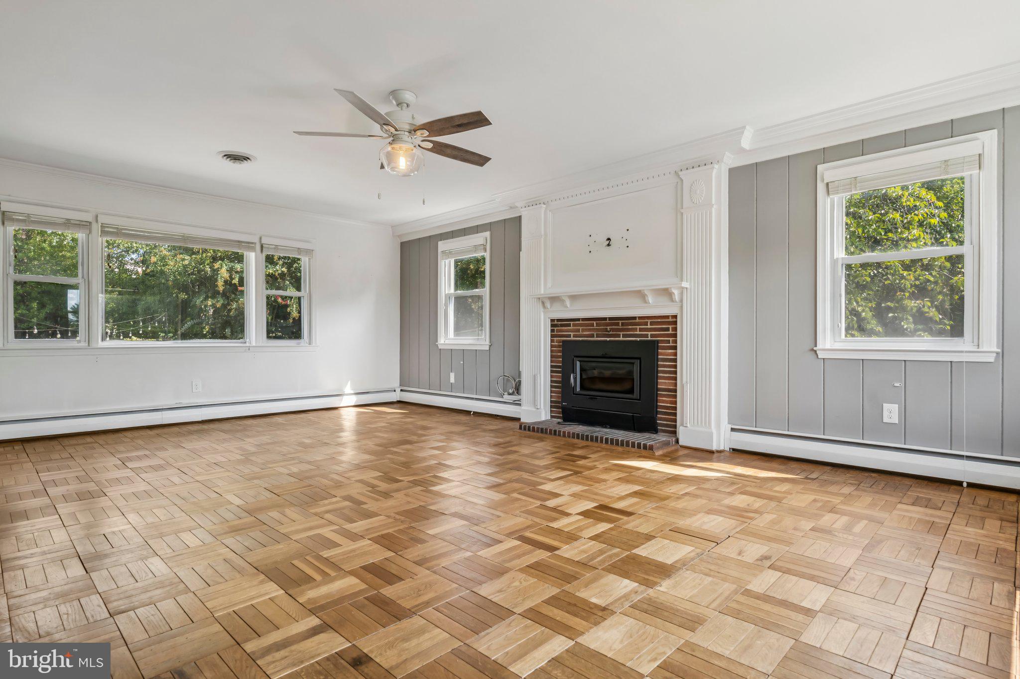 KNOLLWOOD - Residential