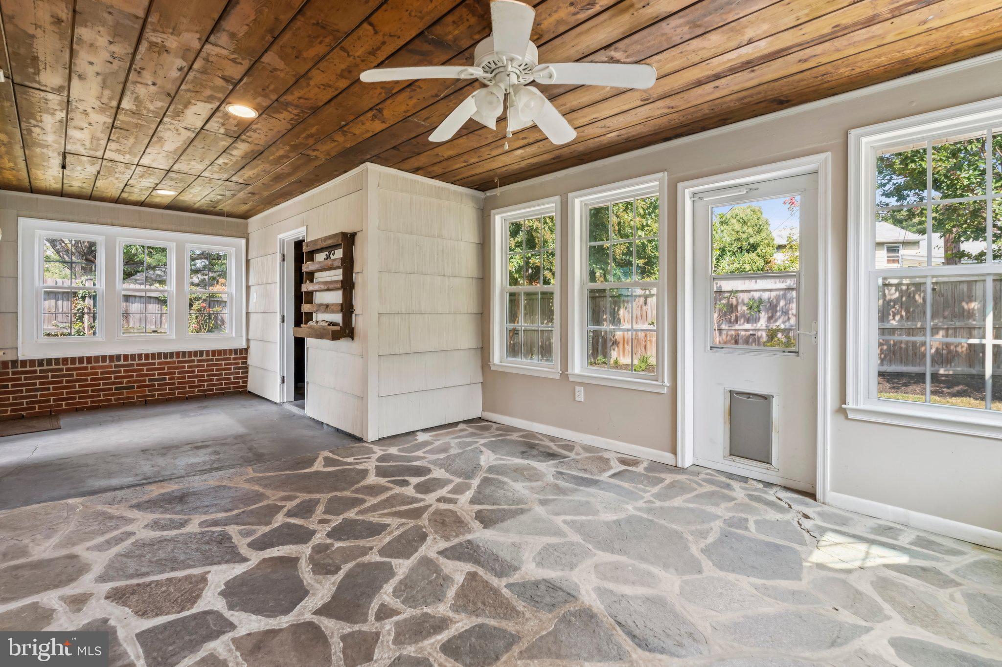 KNOLLWOOD - Residential