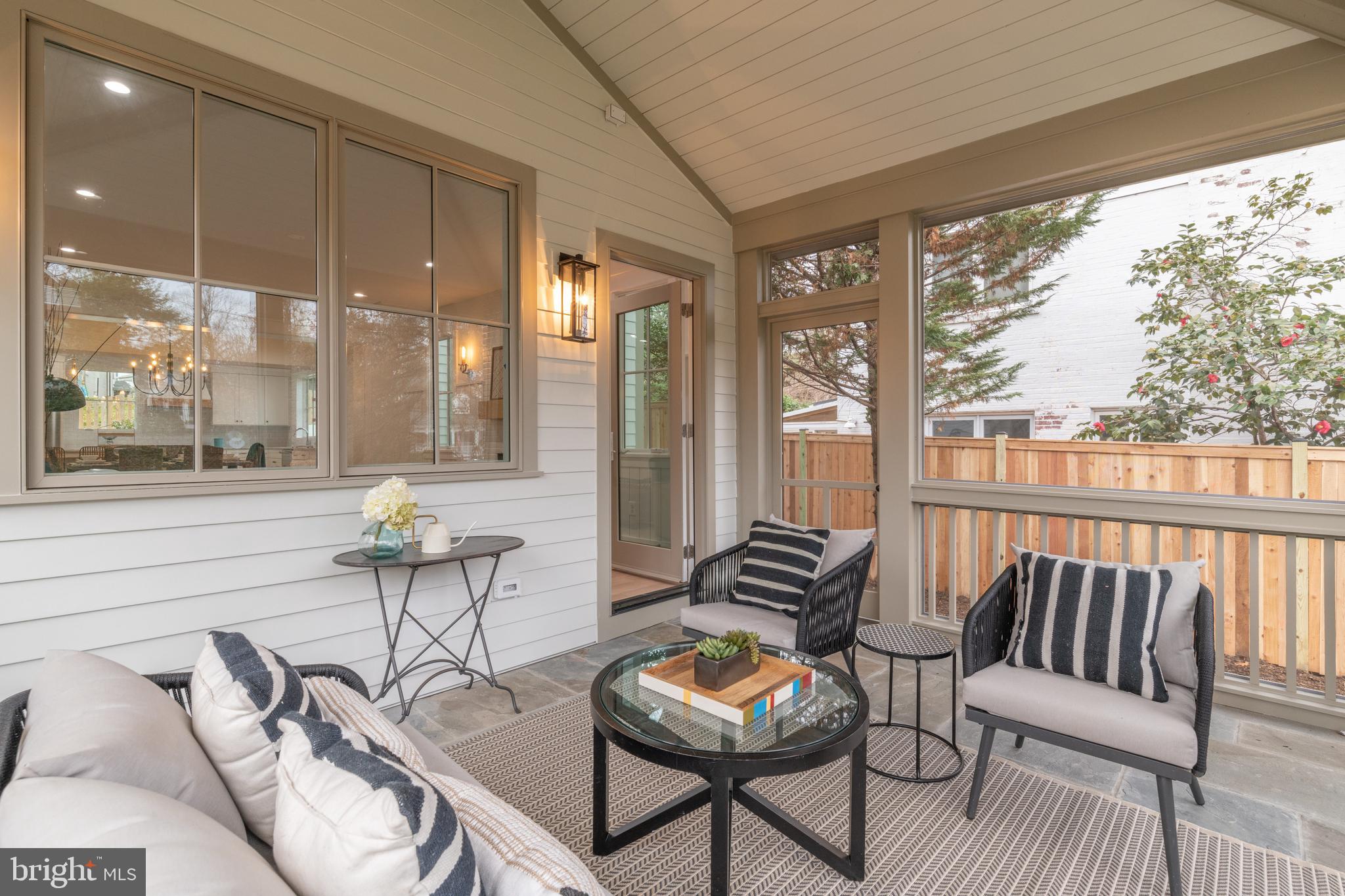 MONTICELLO PARK - Residential