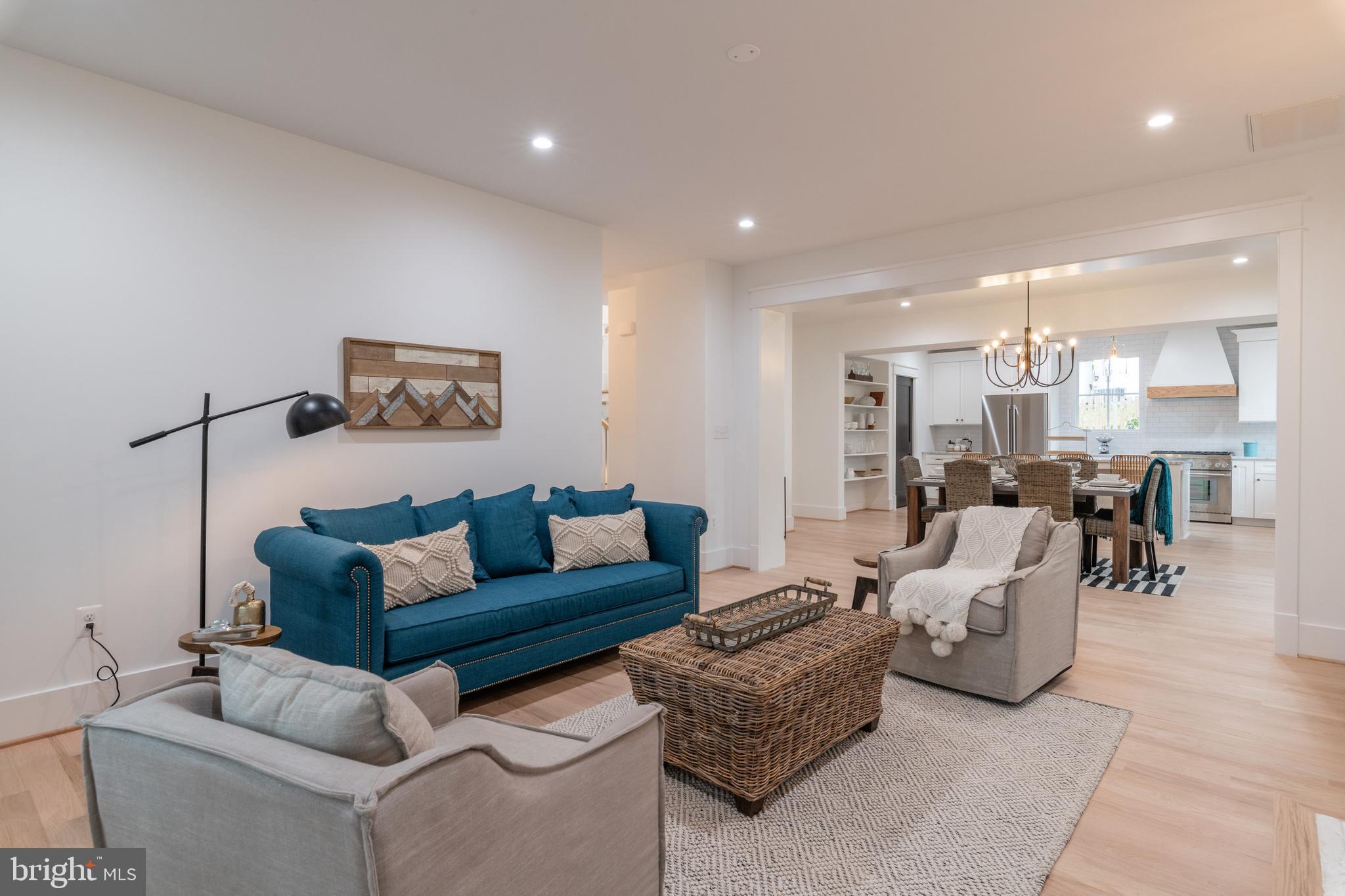 MONTICELLO PARK - Residential