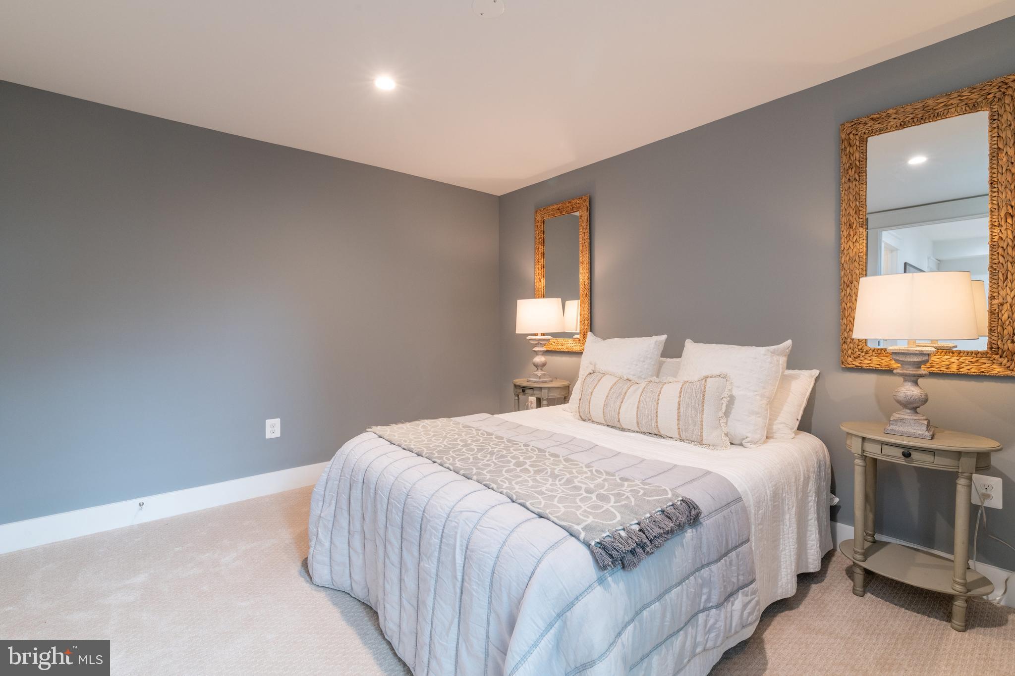 MONTICELLO PARK - Residential