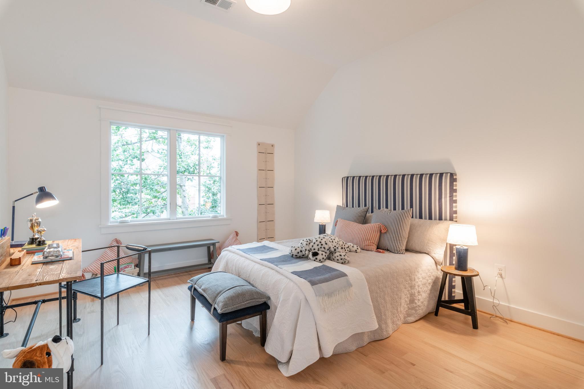 MONTICELLO PARK - Residential