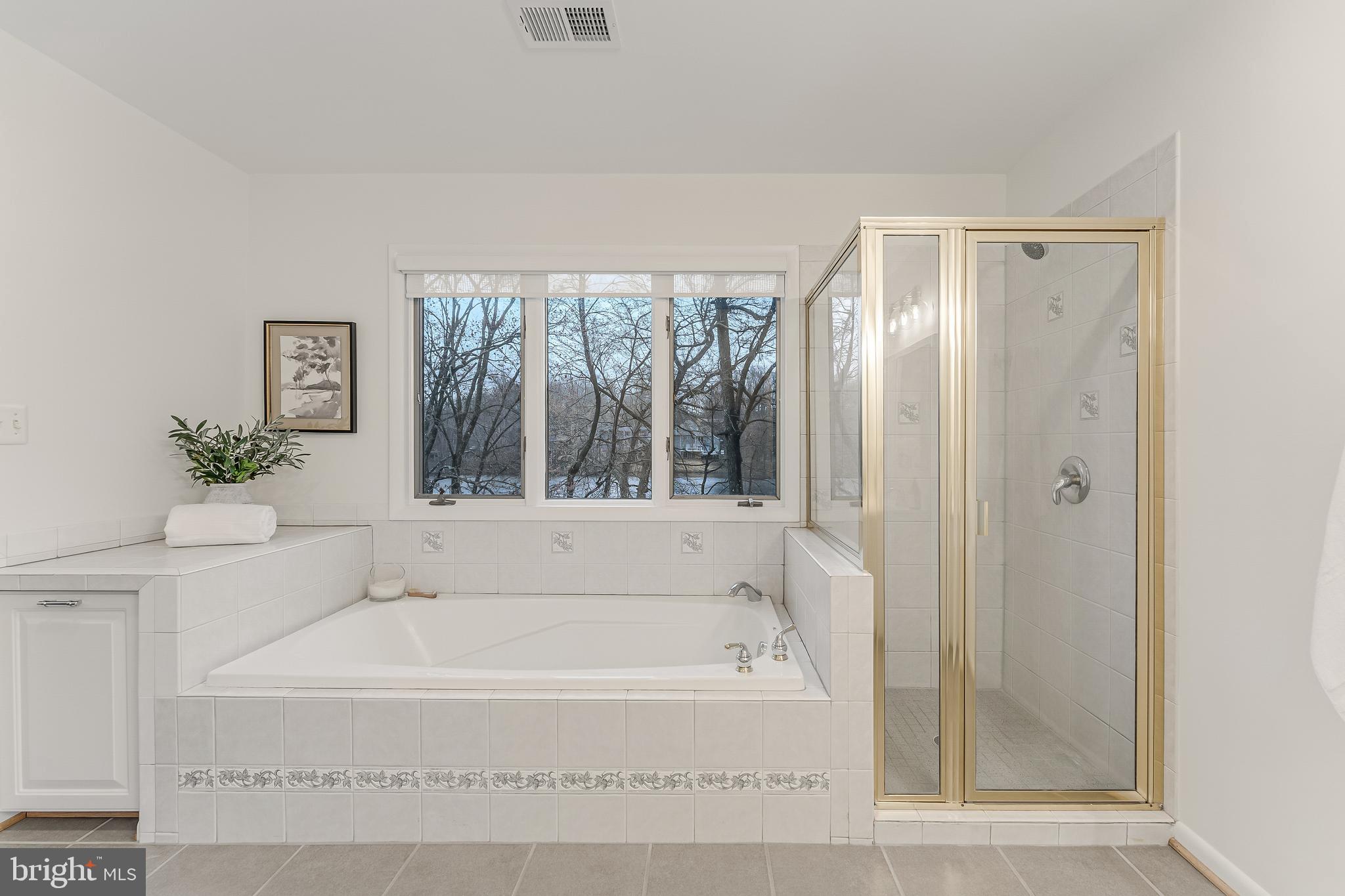 CEDAR COVE - Residential