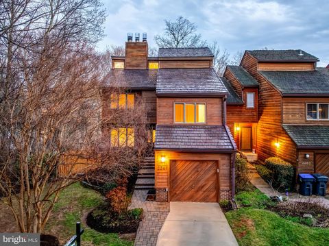 2261 CEDAR COVE COURT RESTON VA 20191