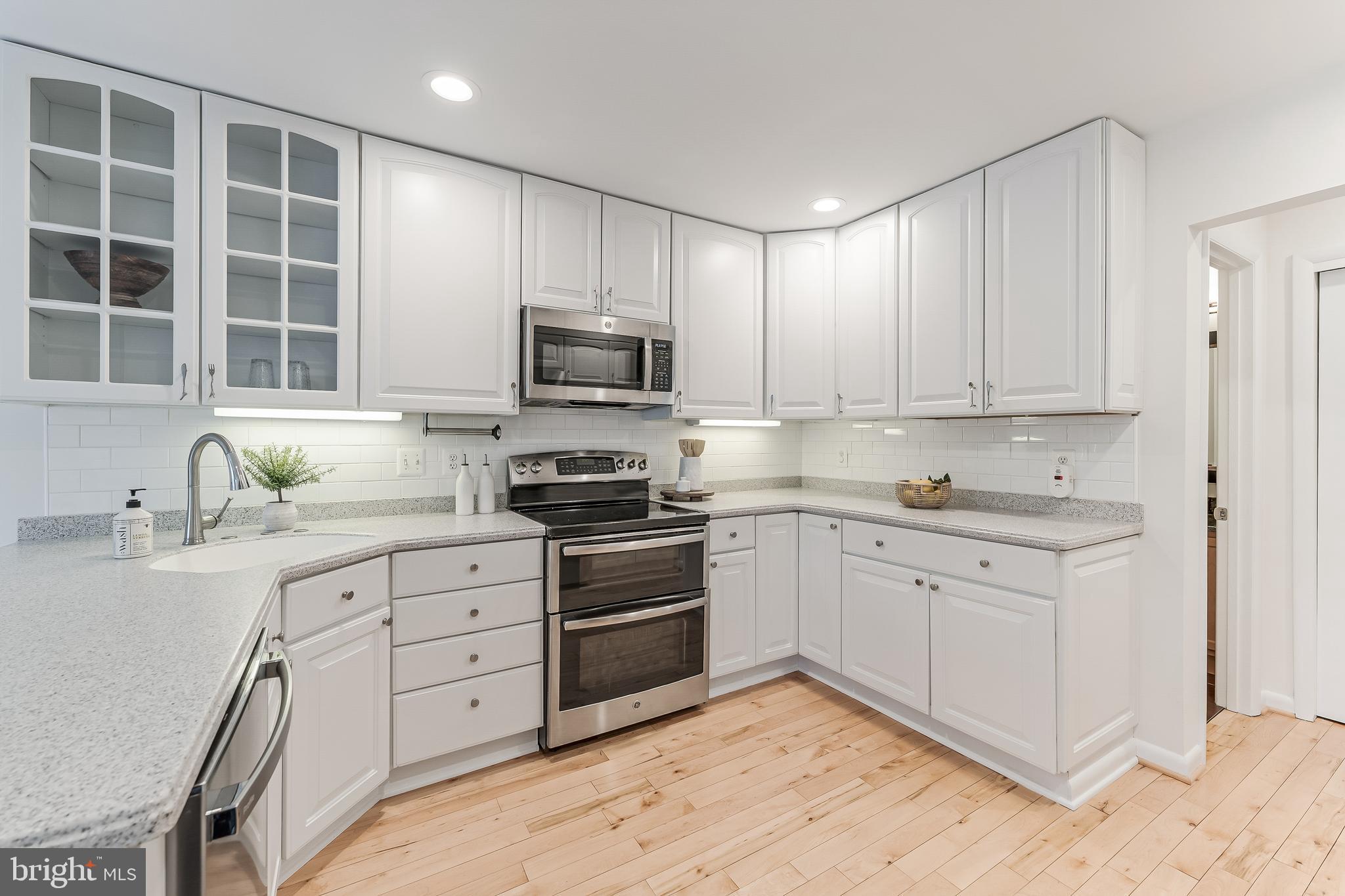 CEDAR COVE - Residential