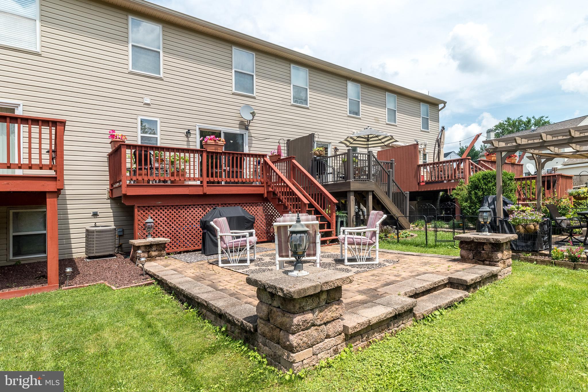 144 STRAWBERRY LANE