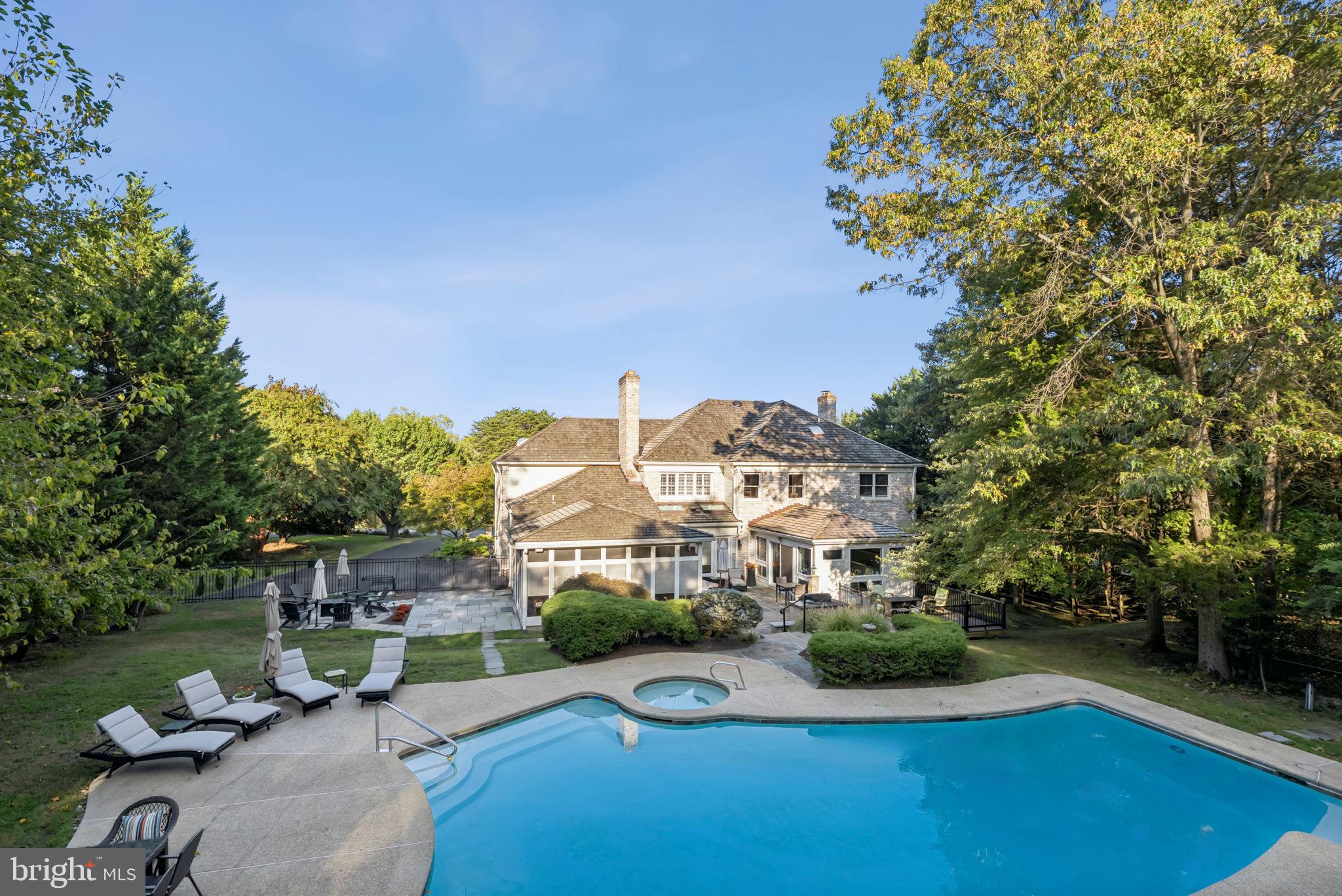 10708 STAPLEFORD HALL