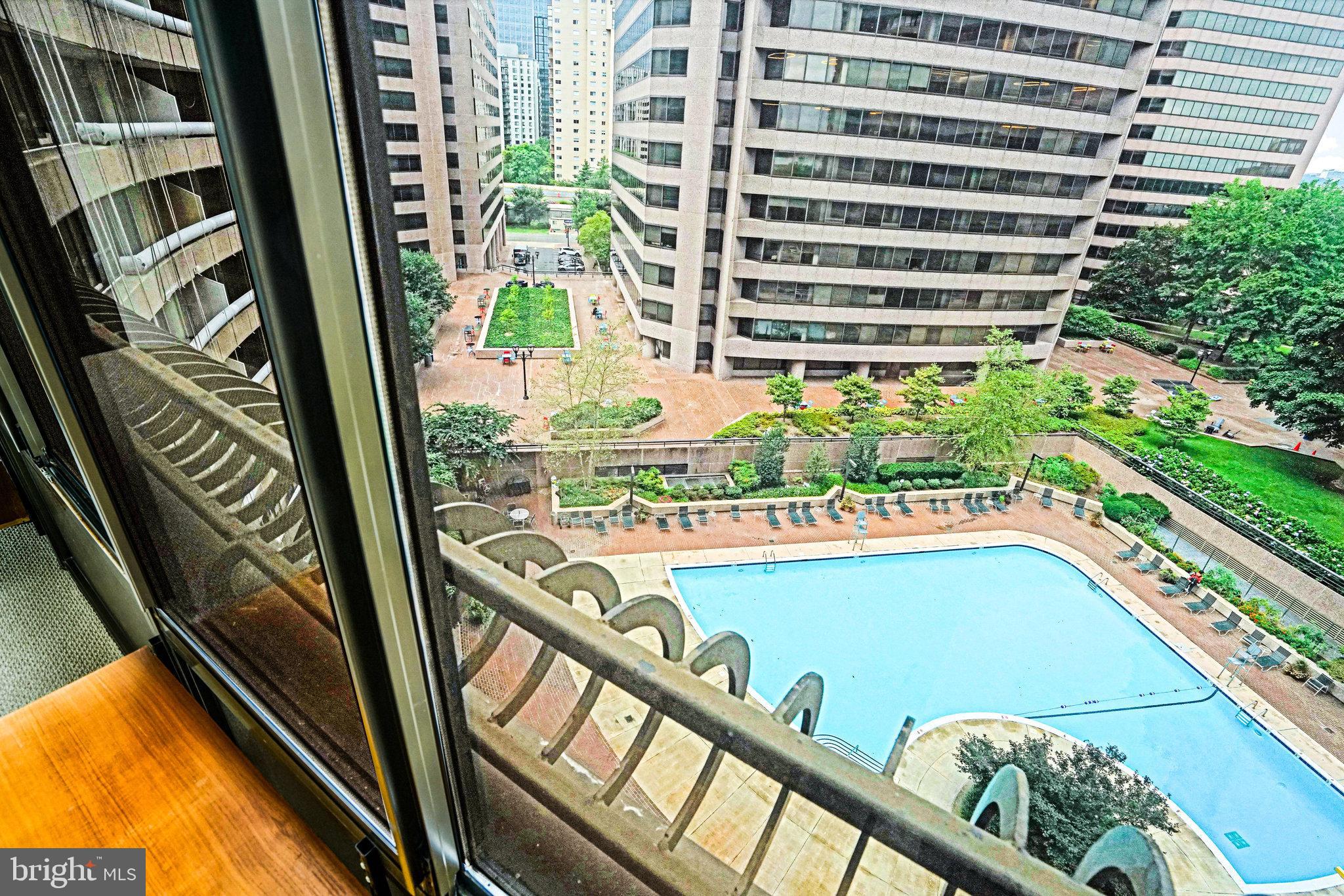 CRYSTAL GATEWAY - Residential