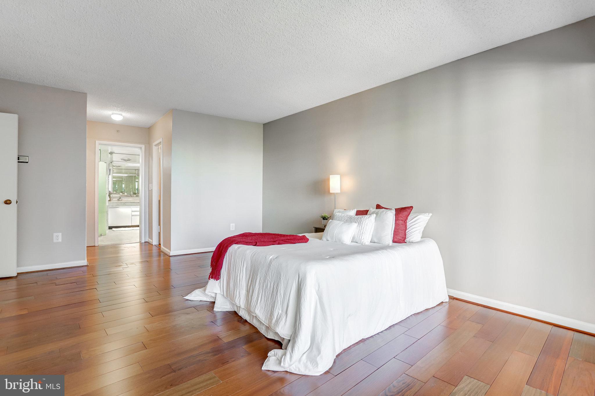 CRYSTAL GATEWAY - Residential