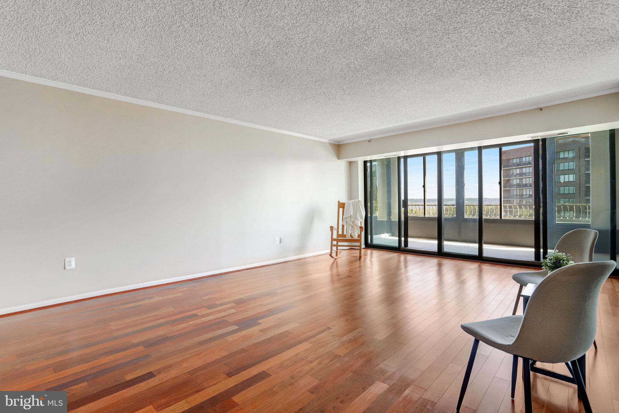 CRYSTAL GATEWAY - Residential