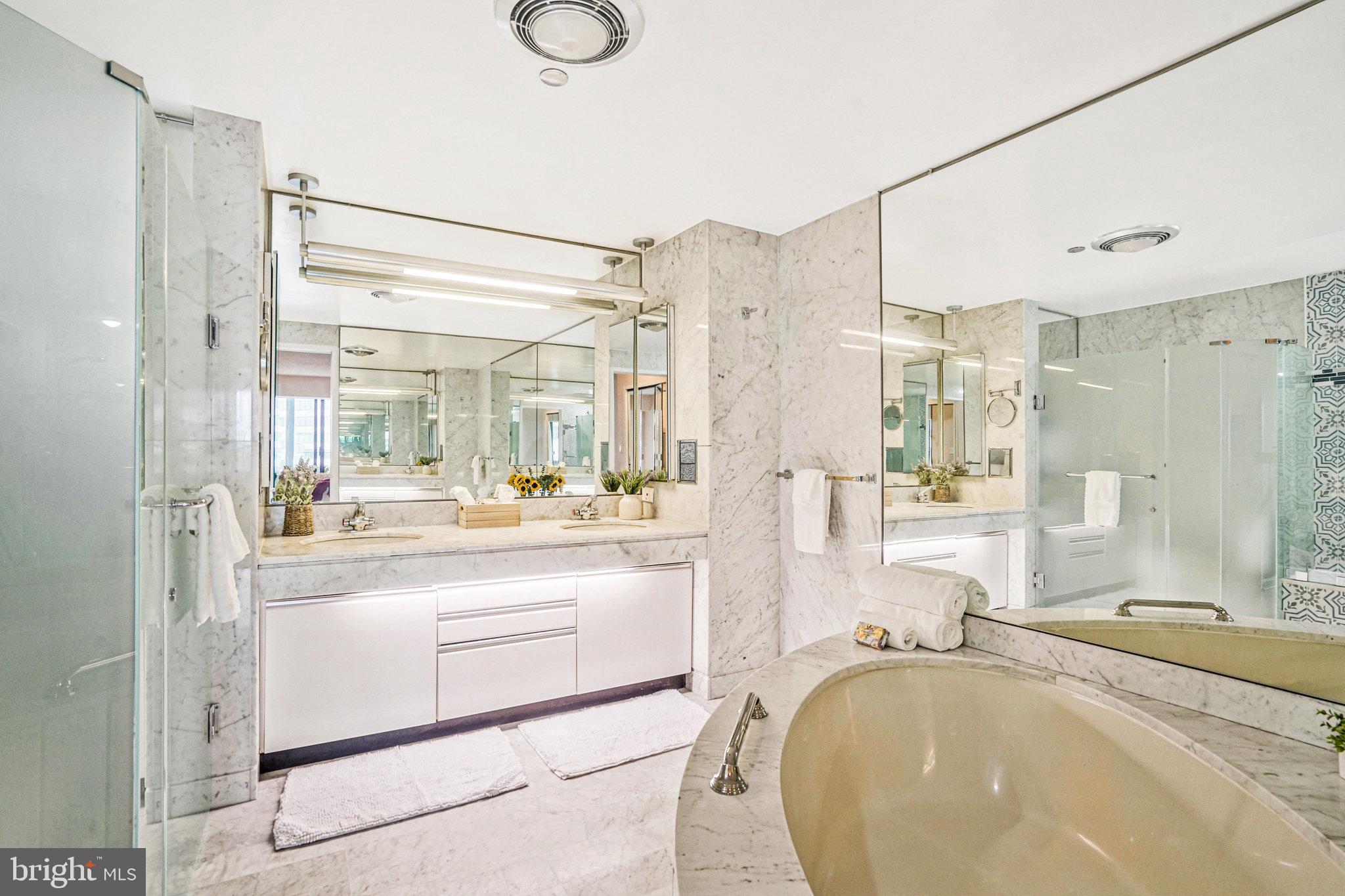 CRYSTAL GATEWAY - Residential