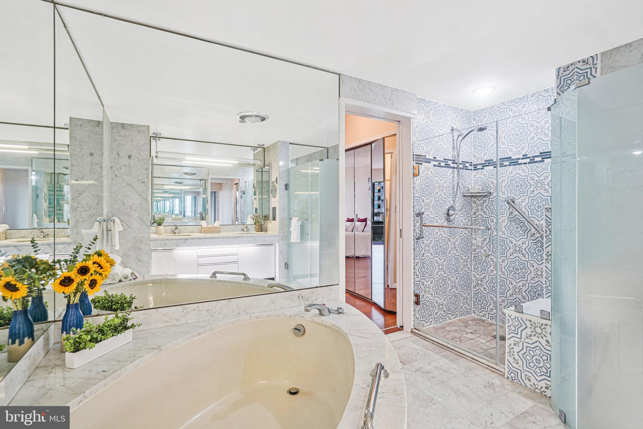 CRYSTAL GATEWAY - Residential