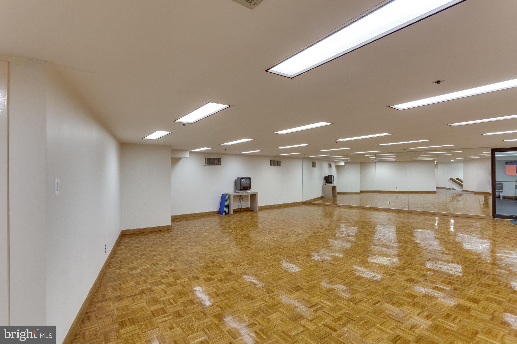 CRYSTAL GATEWAY - Residential