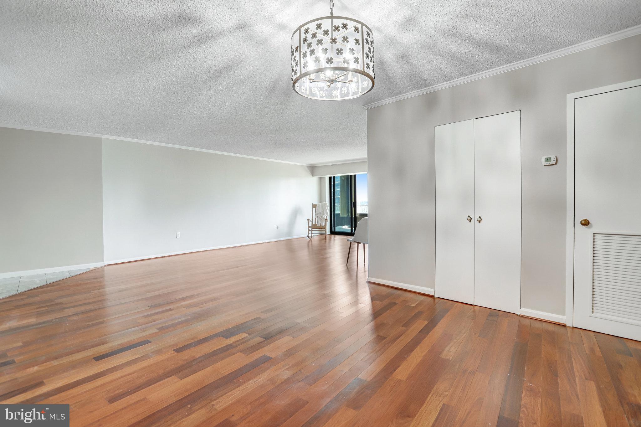 CRYSTAL GATEWAY - Residential