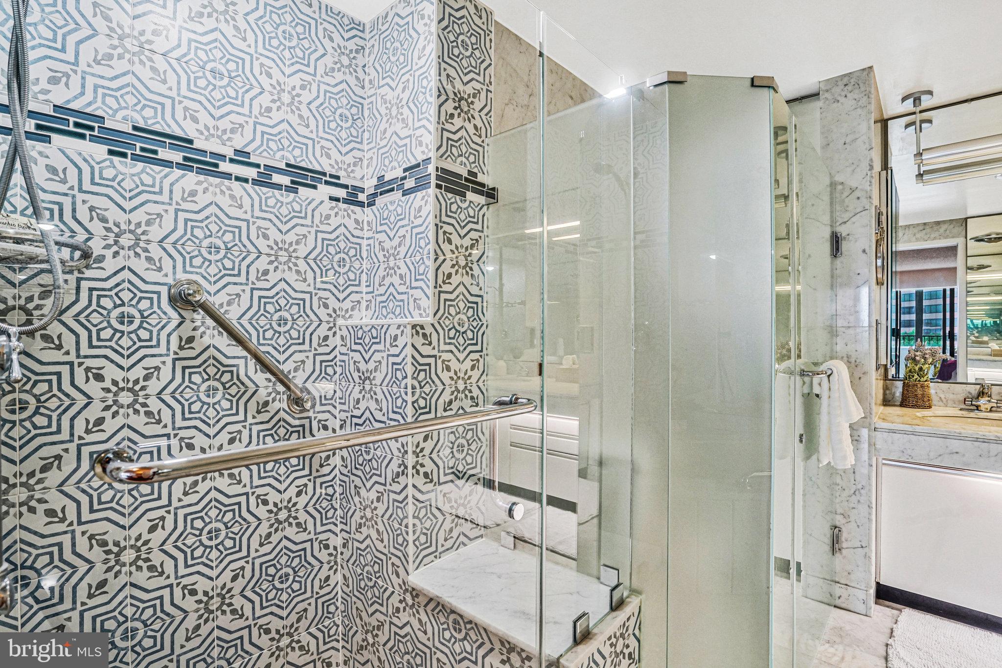 CRYSTAL GATEWAY - Residential