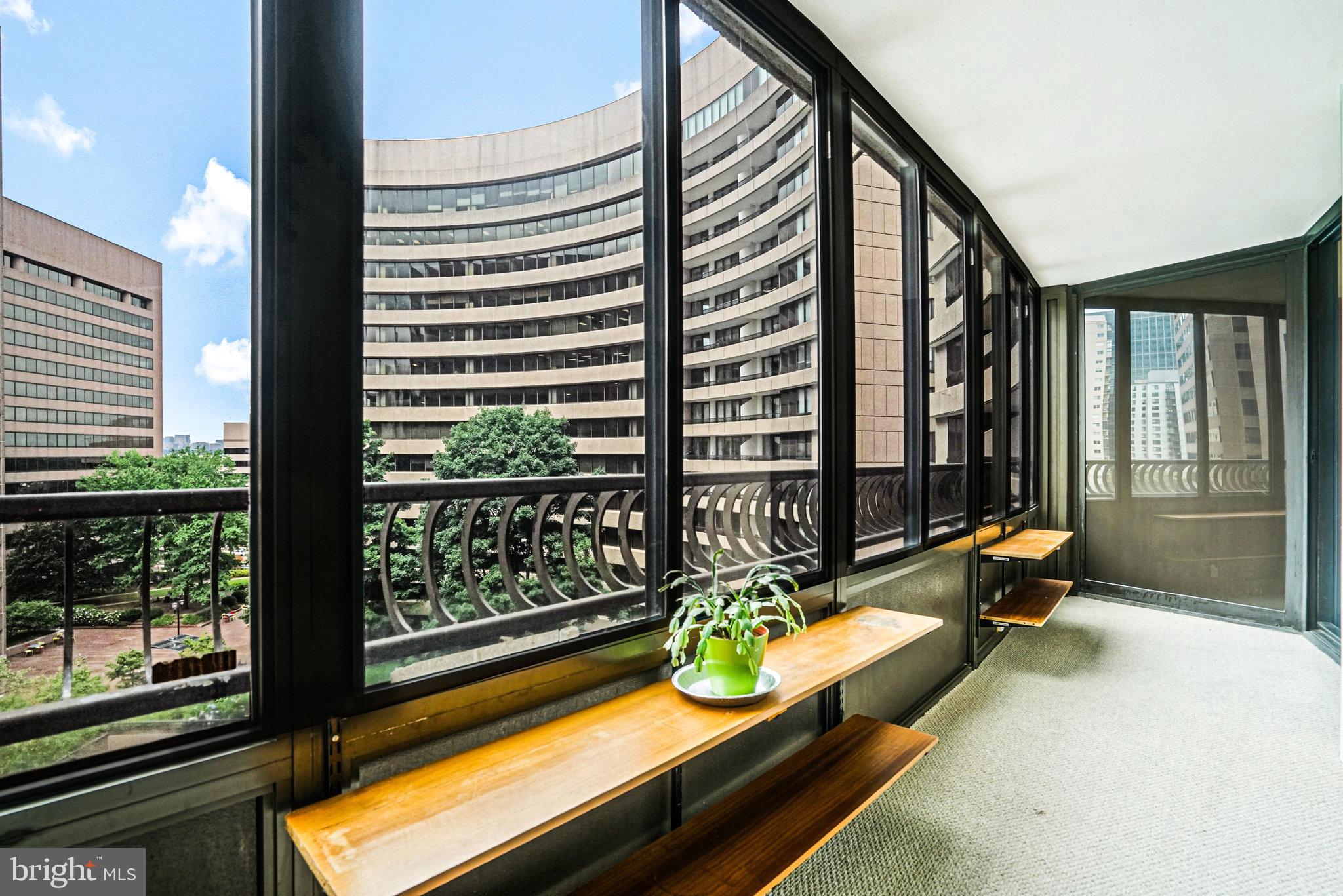 CRYSTAL GATEWAY - Residential