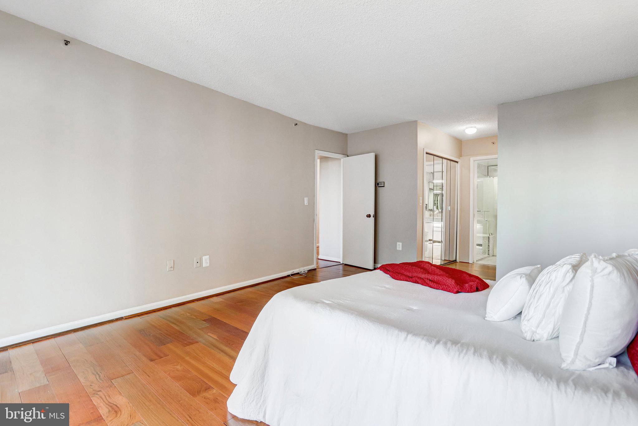 CRYSTAL GATEWAY - Residential