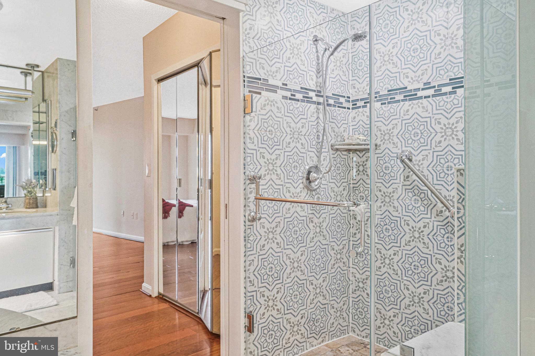 CRYSTAL GATEWAY - Residential