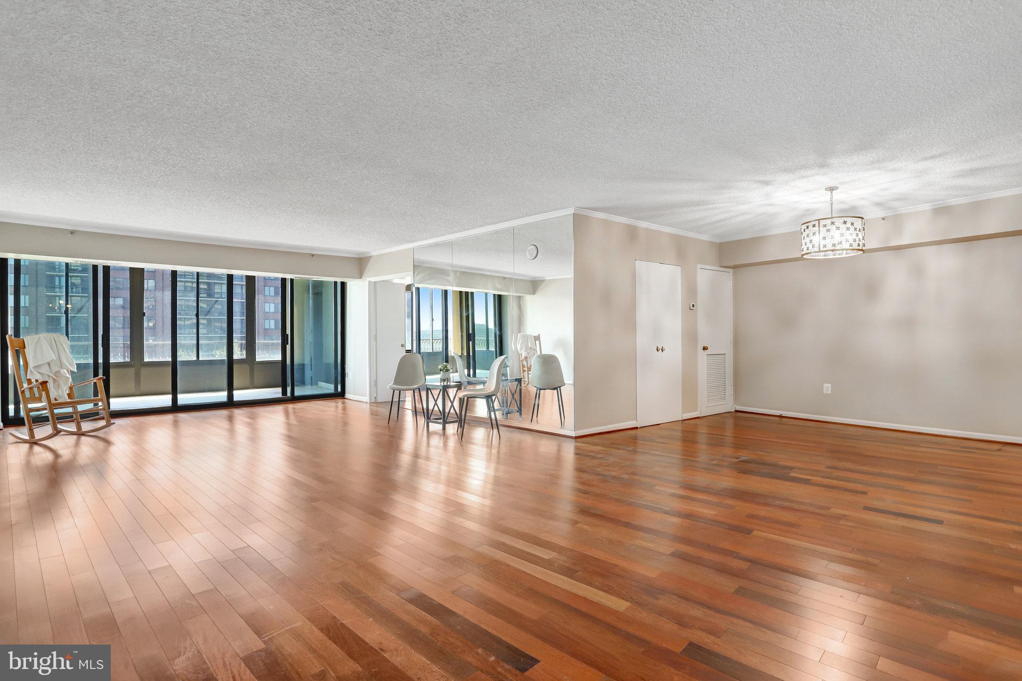 CRYSTAL GATEWAY - Residential