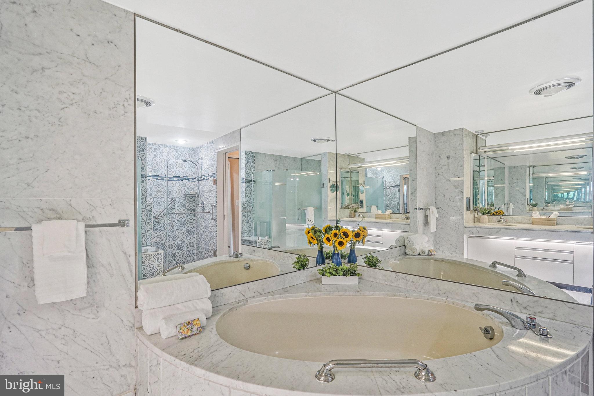 CRYSTAL GATEWAY - Residential