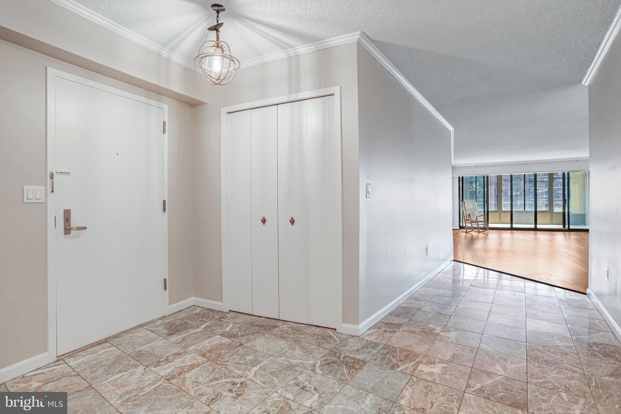 CRYSTAL GATEWAY - Residential