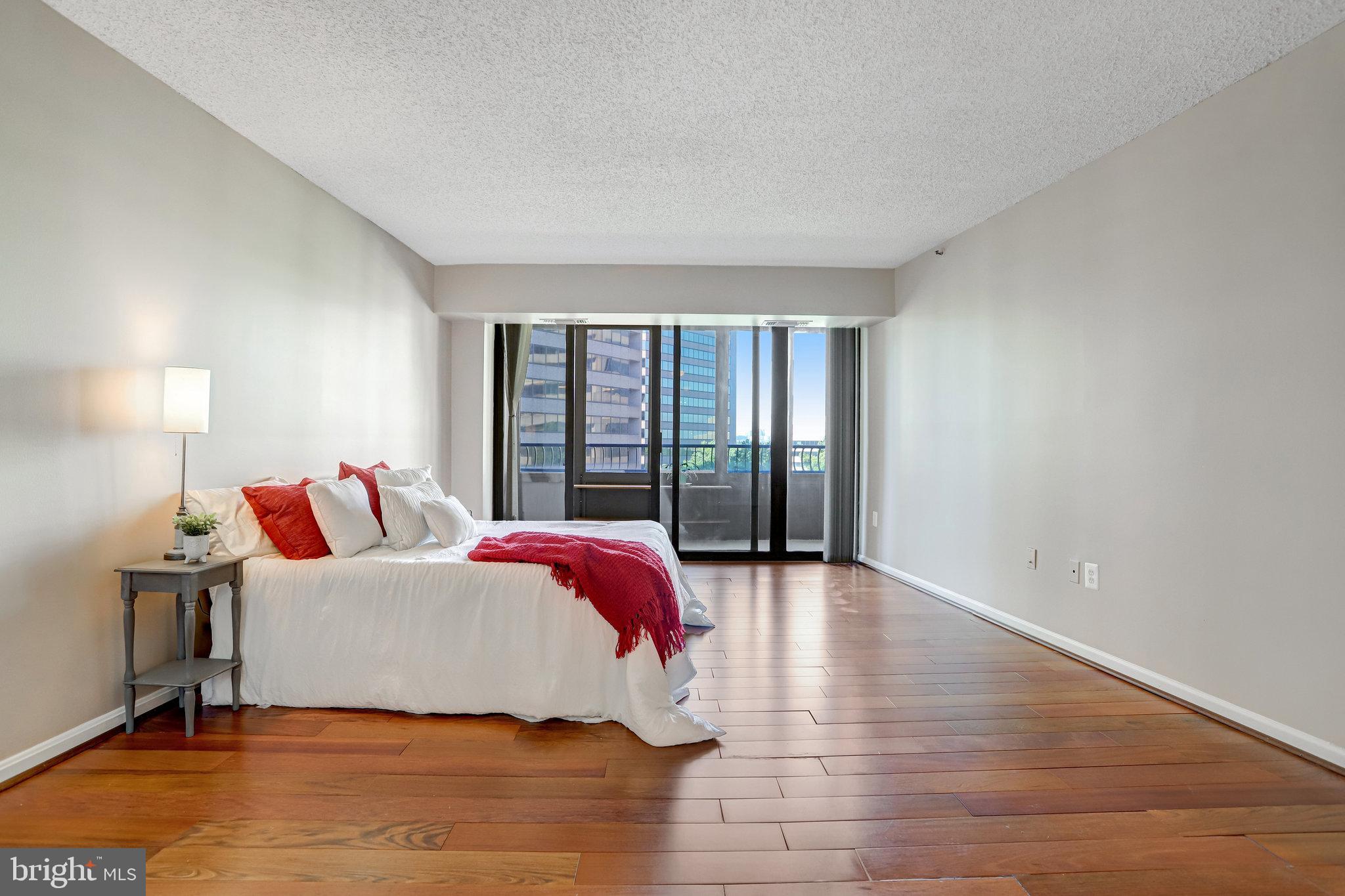 CRYSTAL GATEWAY - Residential