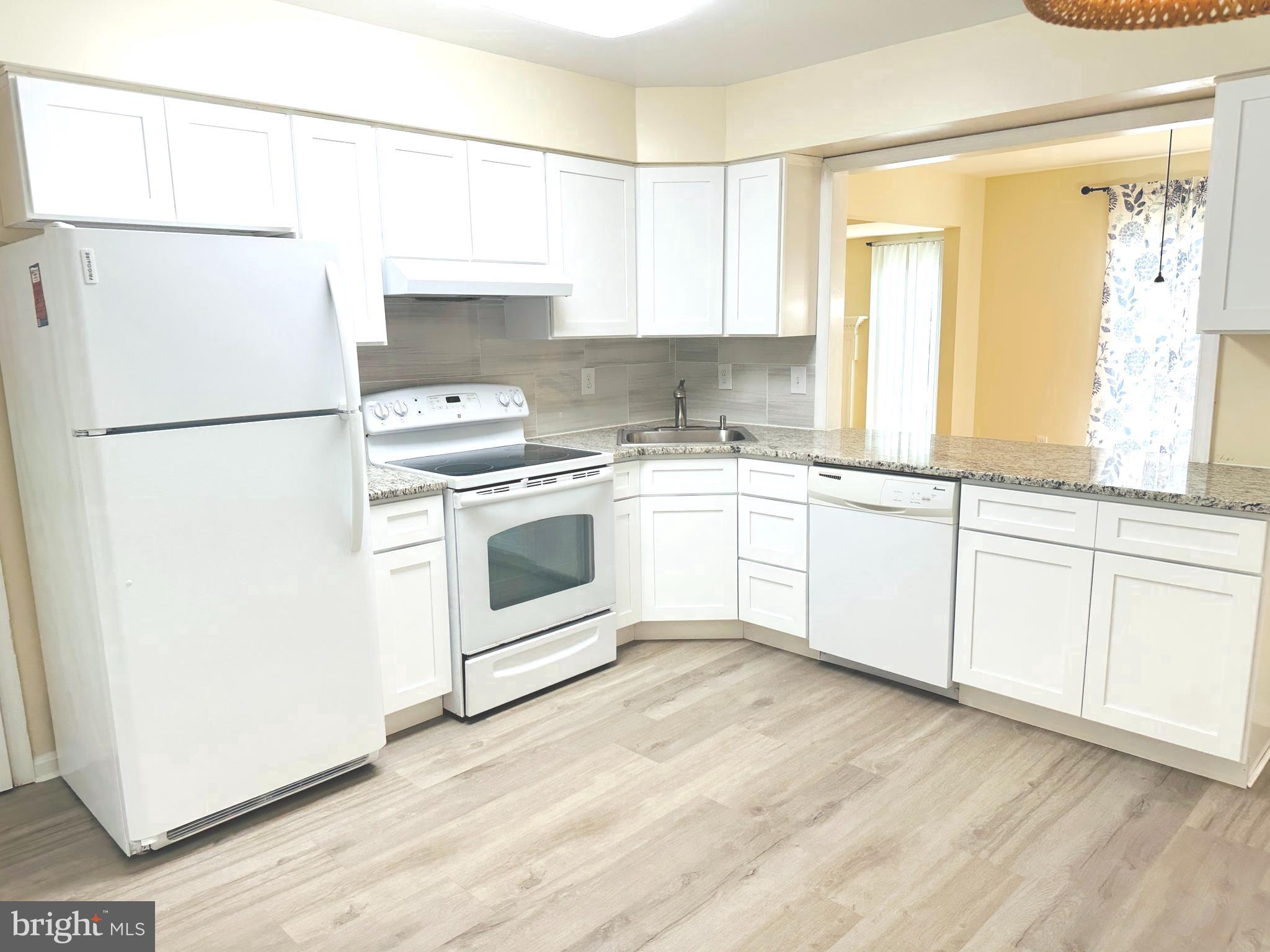 SAYBROOKE - Residential Lease