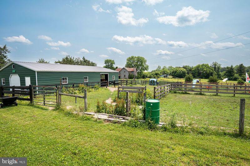 19484 WOODLAWN FARM DRIVE