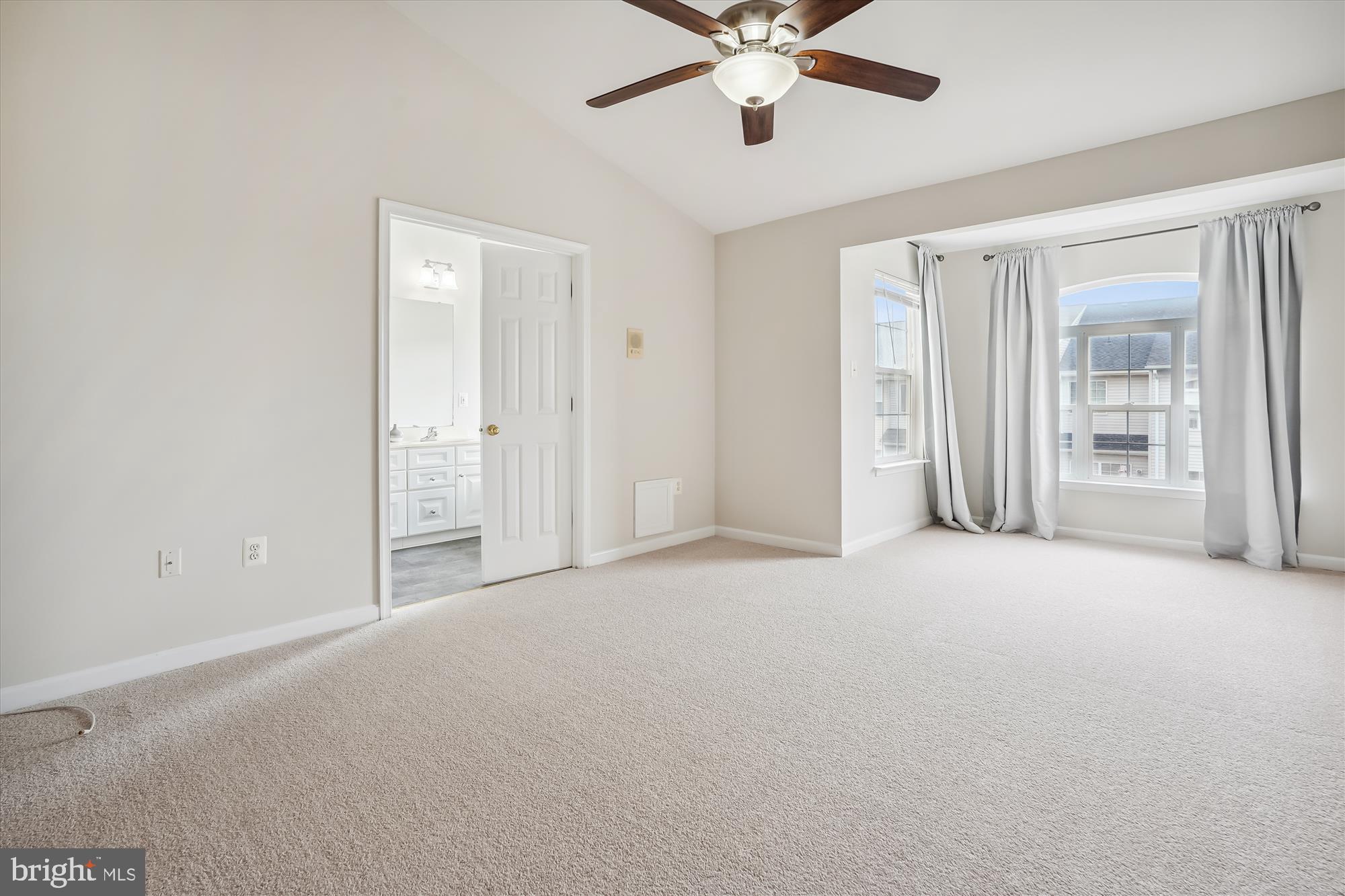 PARADISE - Residential Lease