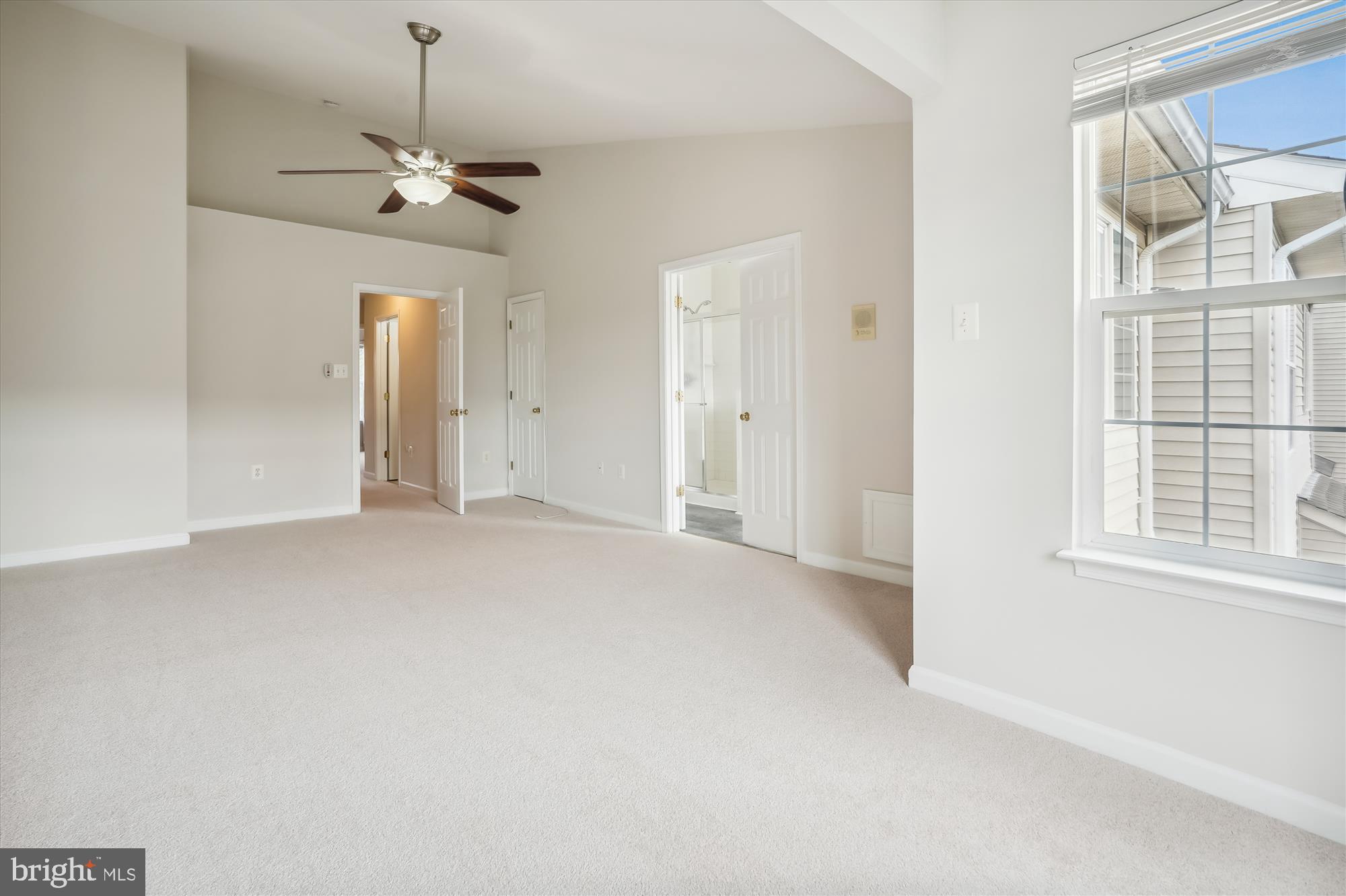 PARADISE - Residential Lease