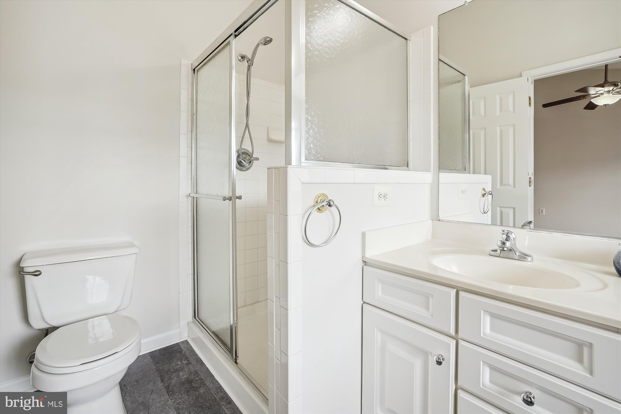 PARADISE - Residential Lease