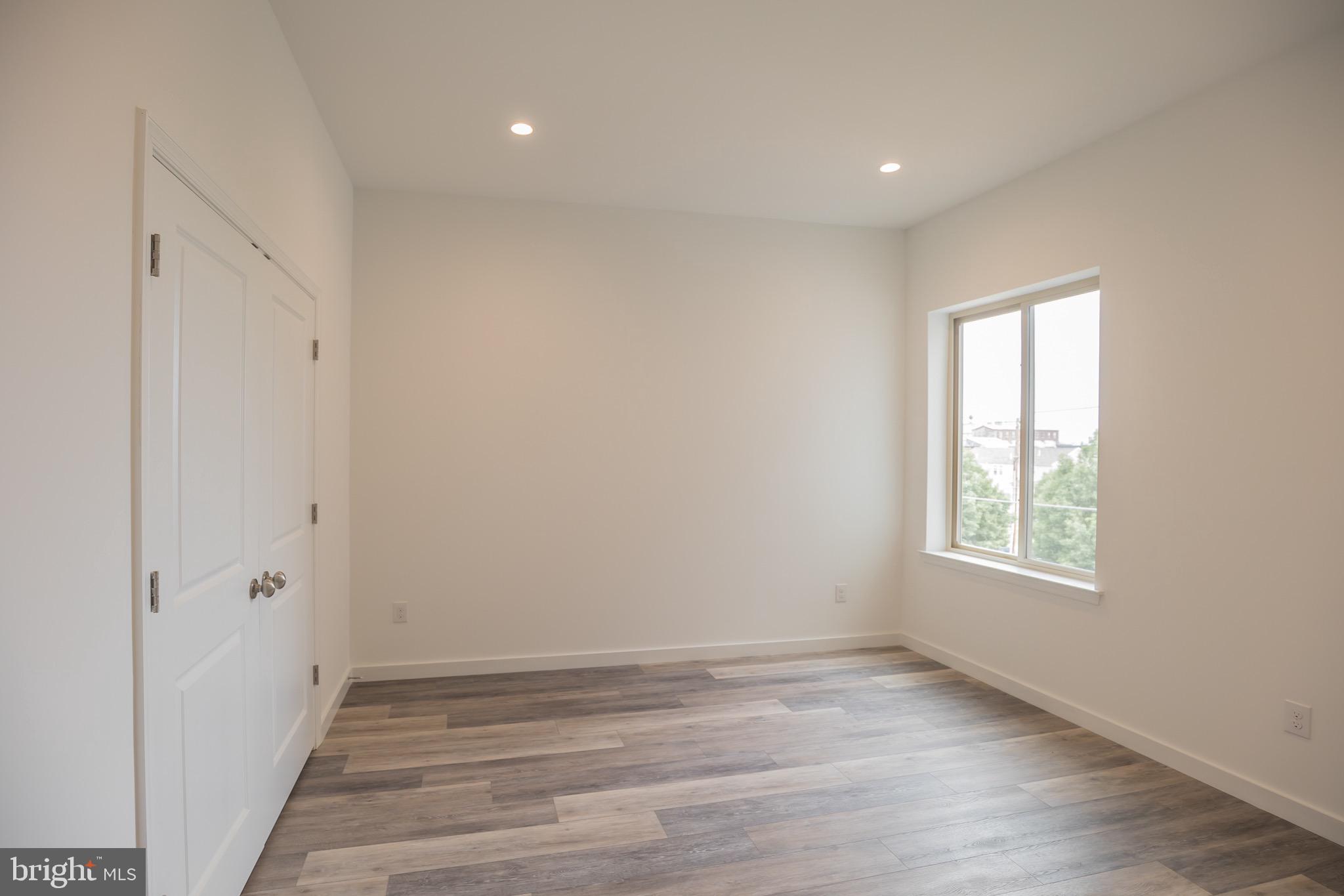 OLDE KENSINGTON - Residential Income