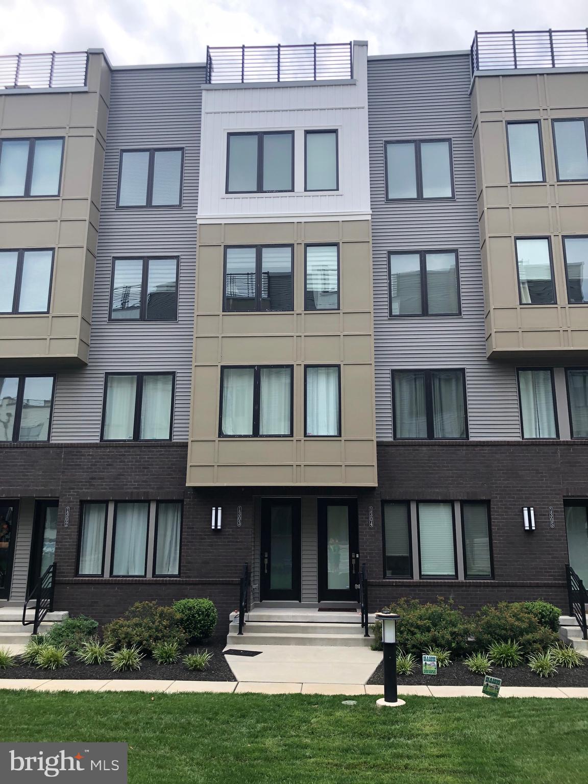 This 2 year old townhome offers modern living in one of the most sought after areas in King of Prussia . The first floor features wide wood planked flooring, living room, kitchen, powder room, and access from the one car attached garage. The kitchen boasts an abundance of cabinets, beautiful quartz countertops, and a large island with sink. There is a ton of extra storage in the unfinished basement. The second floor offers 3 large bedrooms , laundry room, and an additional 2 full baths. The oversized primary bedroom offers a large bathroom with tiled shower, walk in closet and outside balcony.The area offers shopping for every style and budget. Trendy new restaurants, exciting entertainment options like indoor skydiving and a movie theater, plus everyday conveniences like Costco, Trader Joe’s, and Wegmans are all nearby. You’ll also be close to top medical facilities including Main Line Health and CHOP. Commuting is a breeze with quick access to I-76, I-276, Route 422, and Route 202. Don’t miss your chance to experience elevated living in one of the most vibrant areas in the region. 24 hours notice. Rent spree property link
https://apply.link/FMkQOII