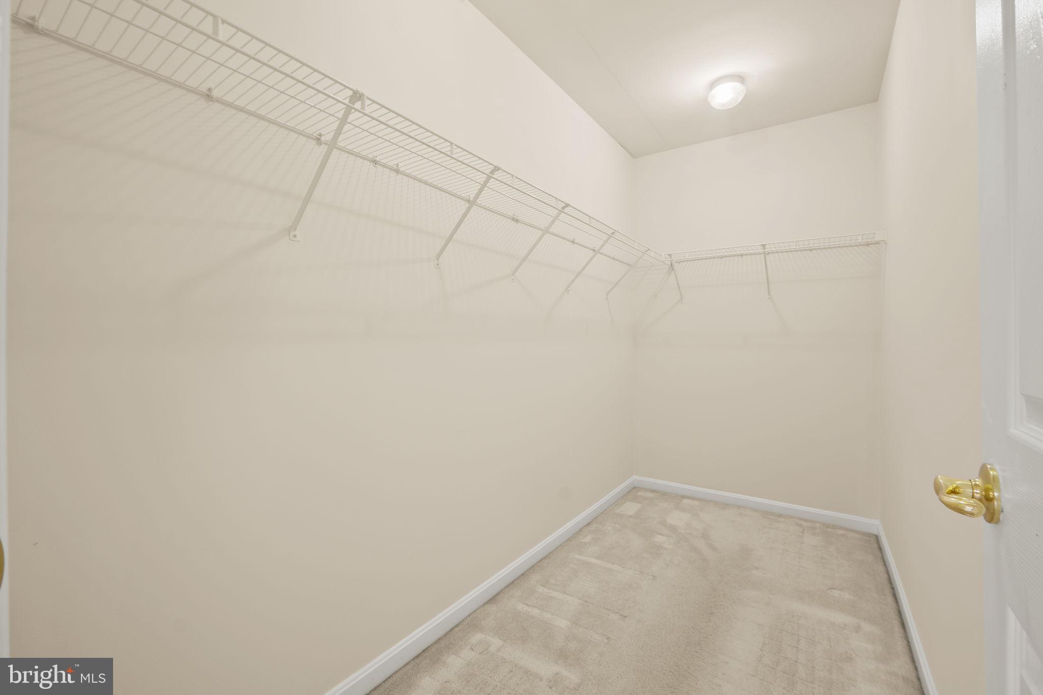 GROVETON WOODS - Residential