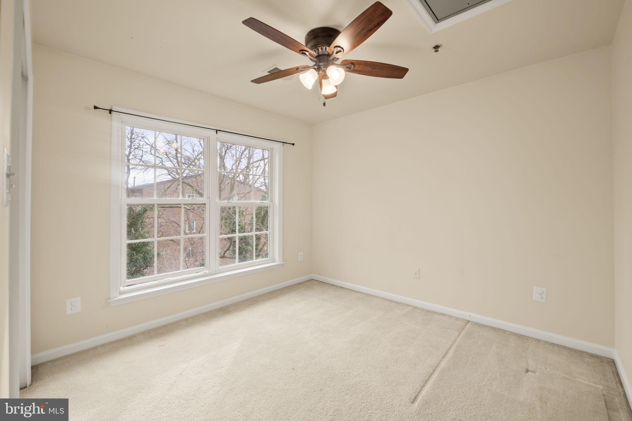 GROVETON WOODS - Residential