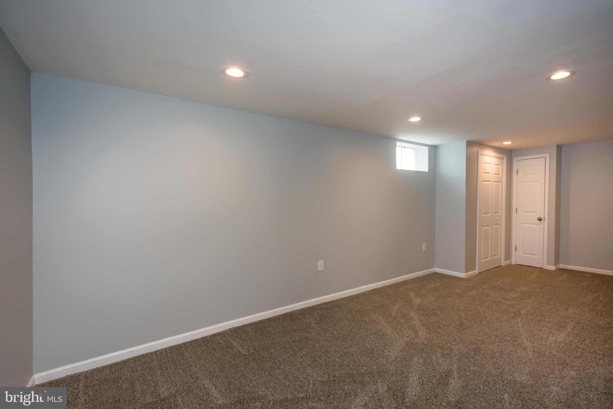 HARFORD SQUARE - Residential