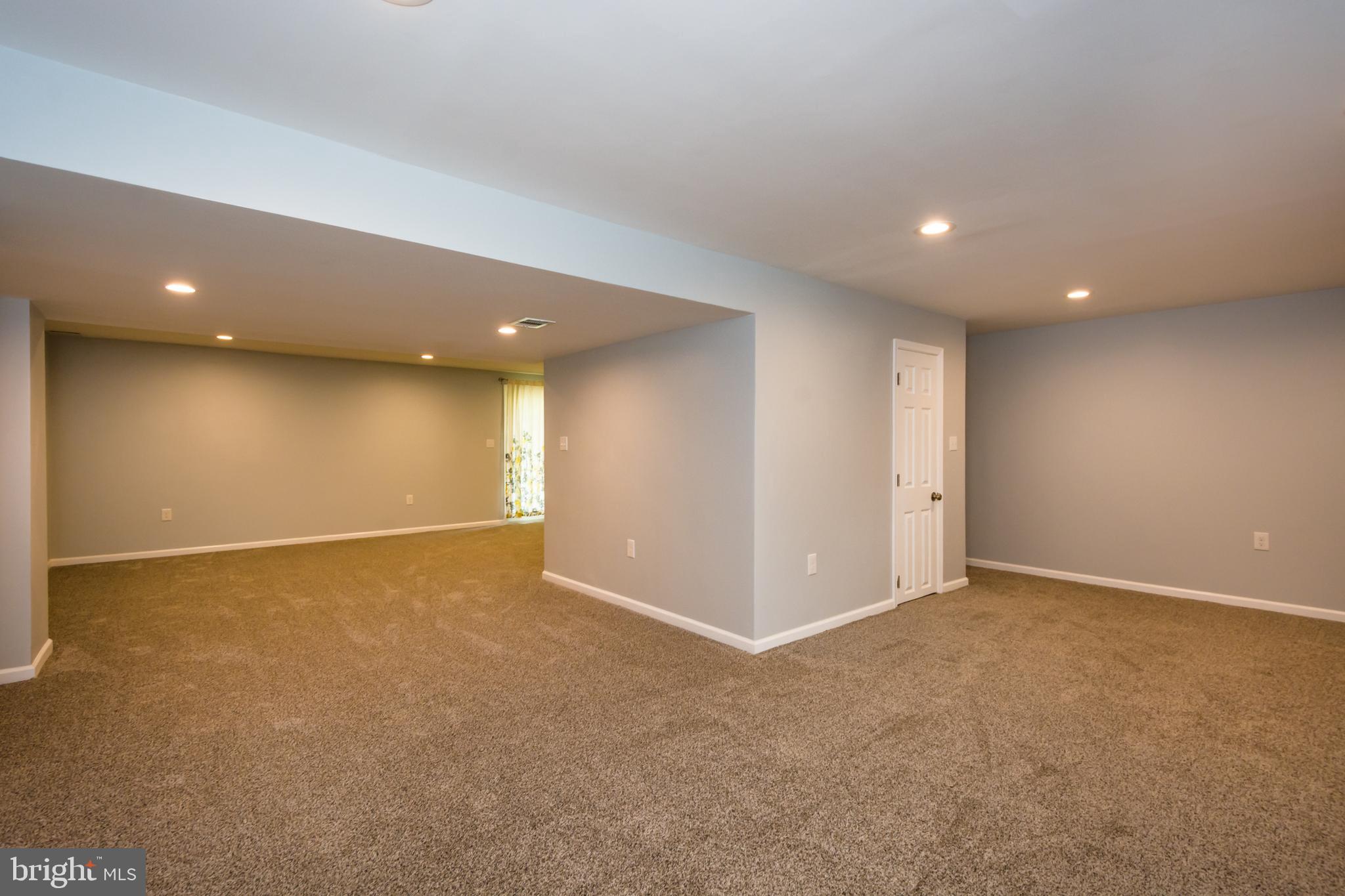 HARFORD SQUARE - Residential