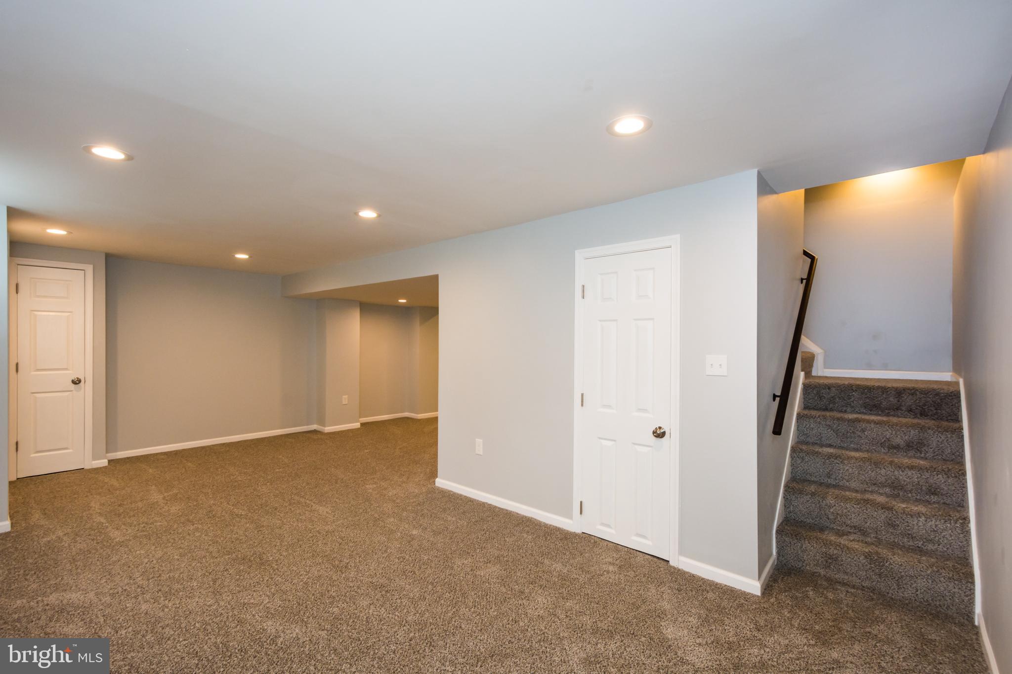 HARFORD SQUARE - Residential