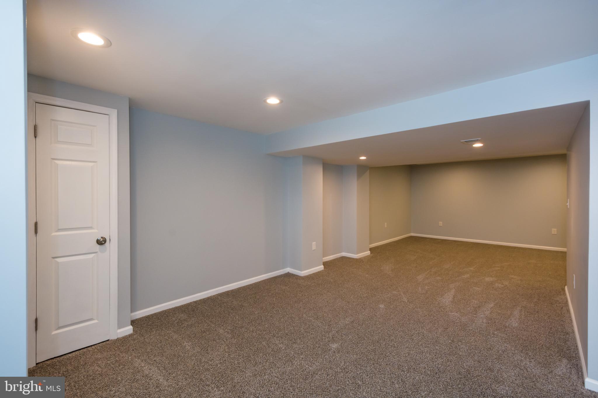 HARFORD SQUARE - Residential