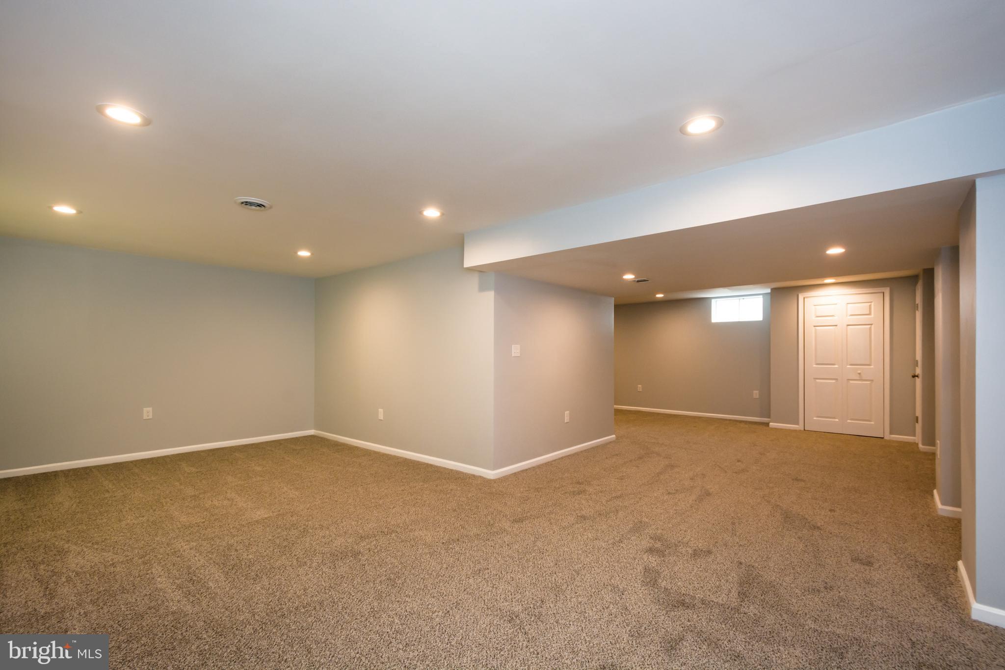 HARFORD SQUARE - Residential