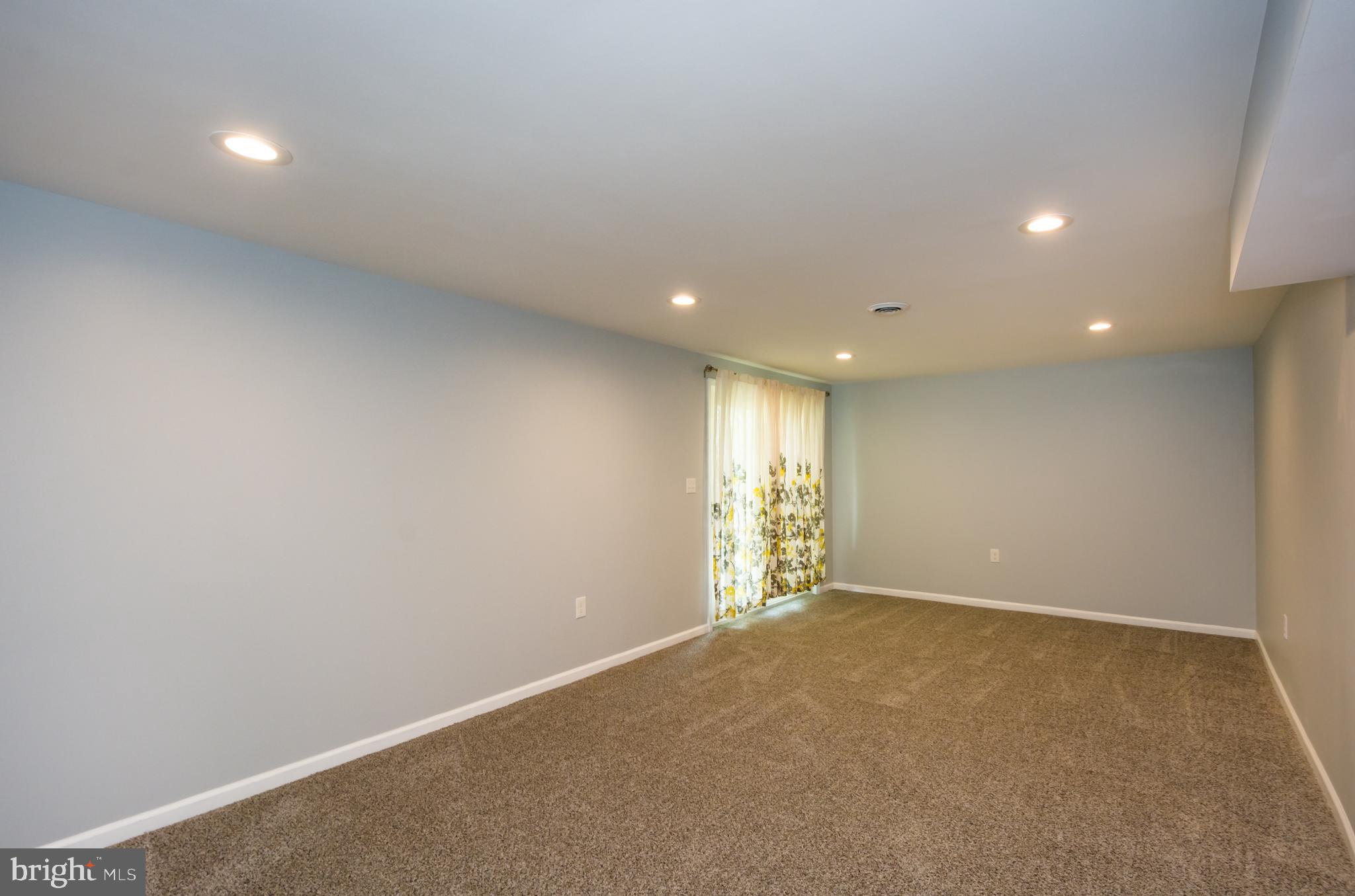 HARFORD SQUARE - Residential