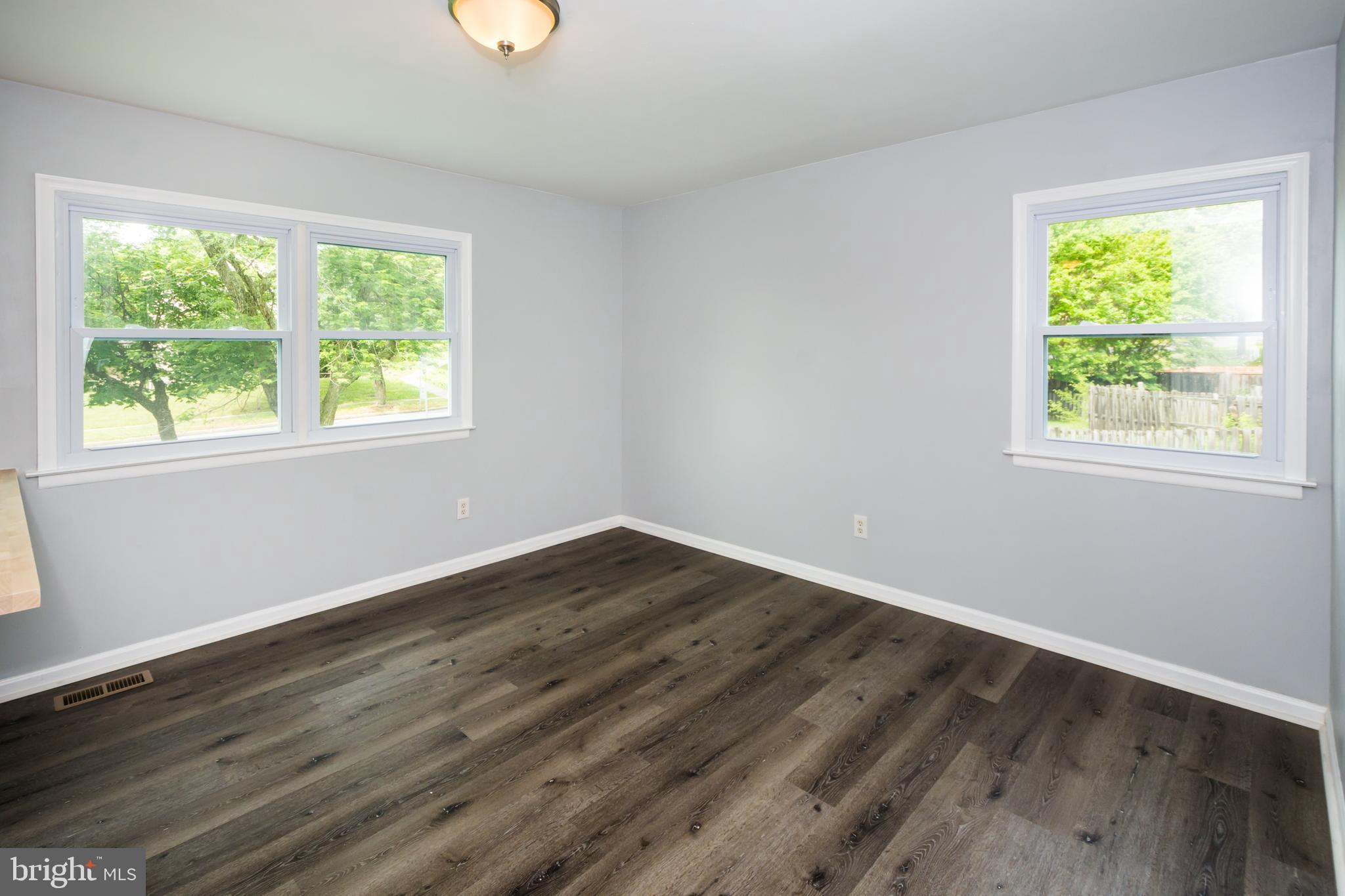 HARFORD SQUARE - Residential