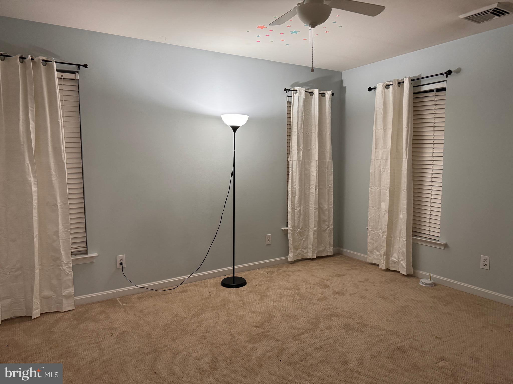 WINDSOR RIDGE - Residential Lease